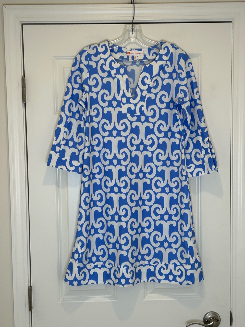 Jude Connally Blue and White Patterned Shift Dress Size S Knee Length Knit